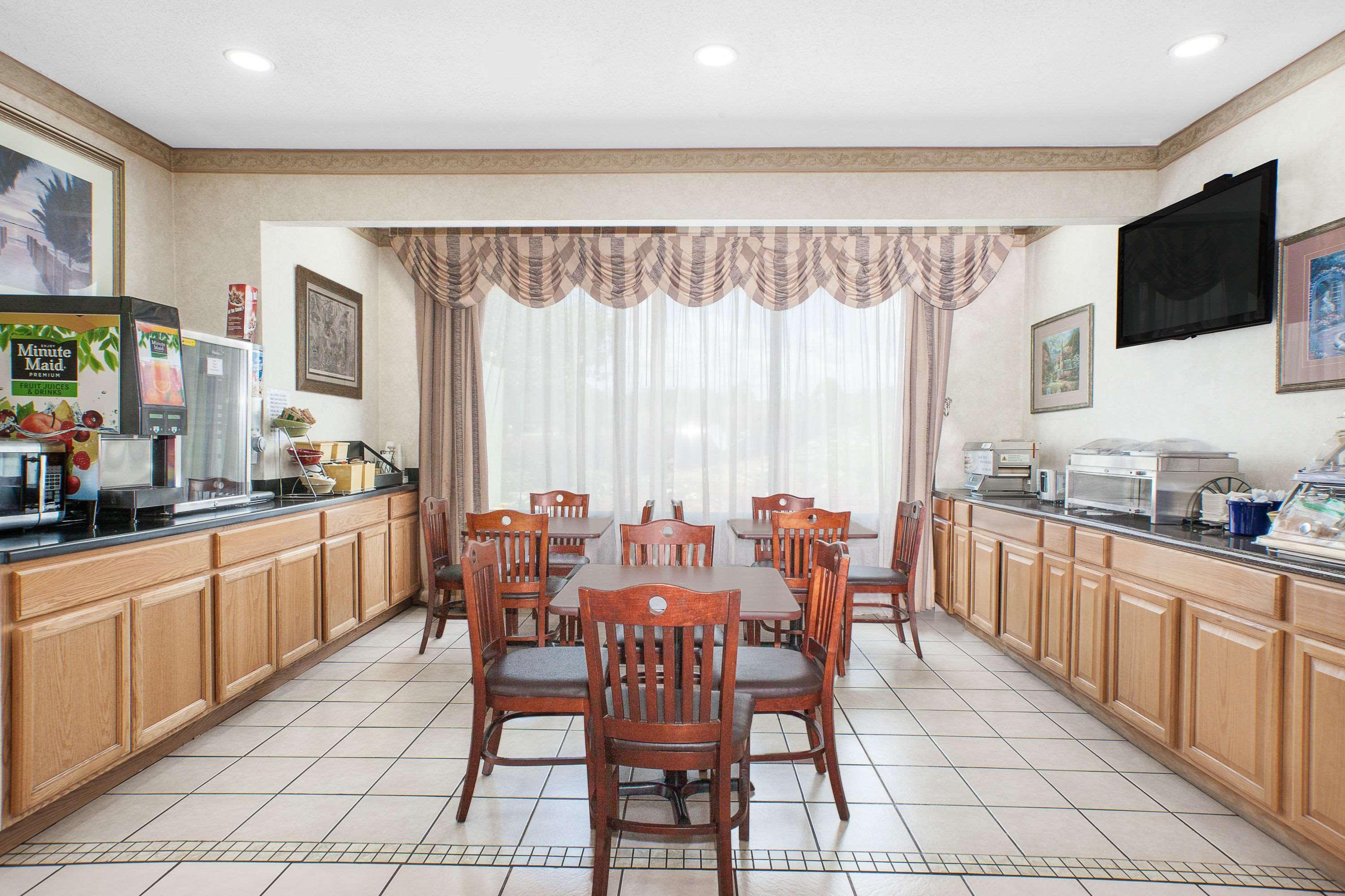 Days Inn By Wyndham Newton Ms I-20 Εξωτερικό φωτογραφία