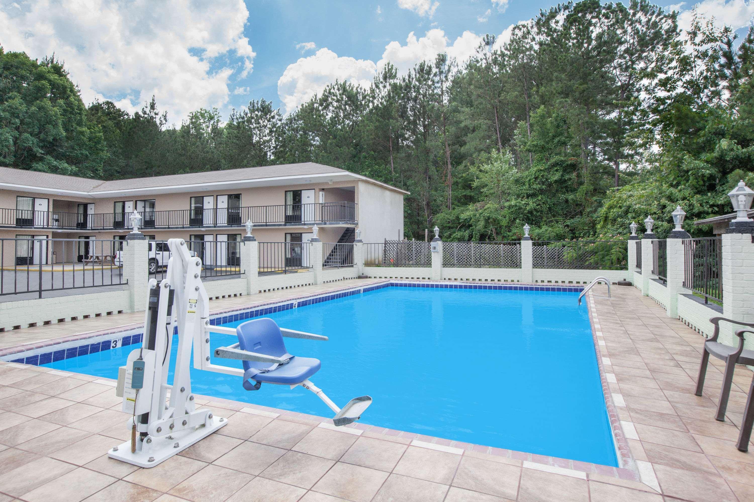 Days Inn By Wyndham Newton Ms I-20 Εξωτερικό φωτογραφία
