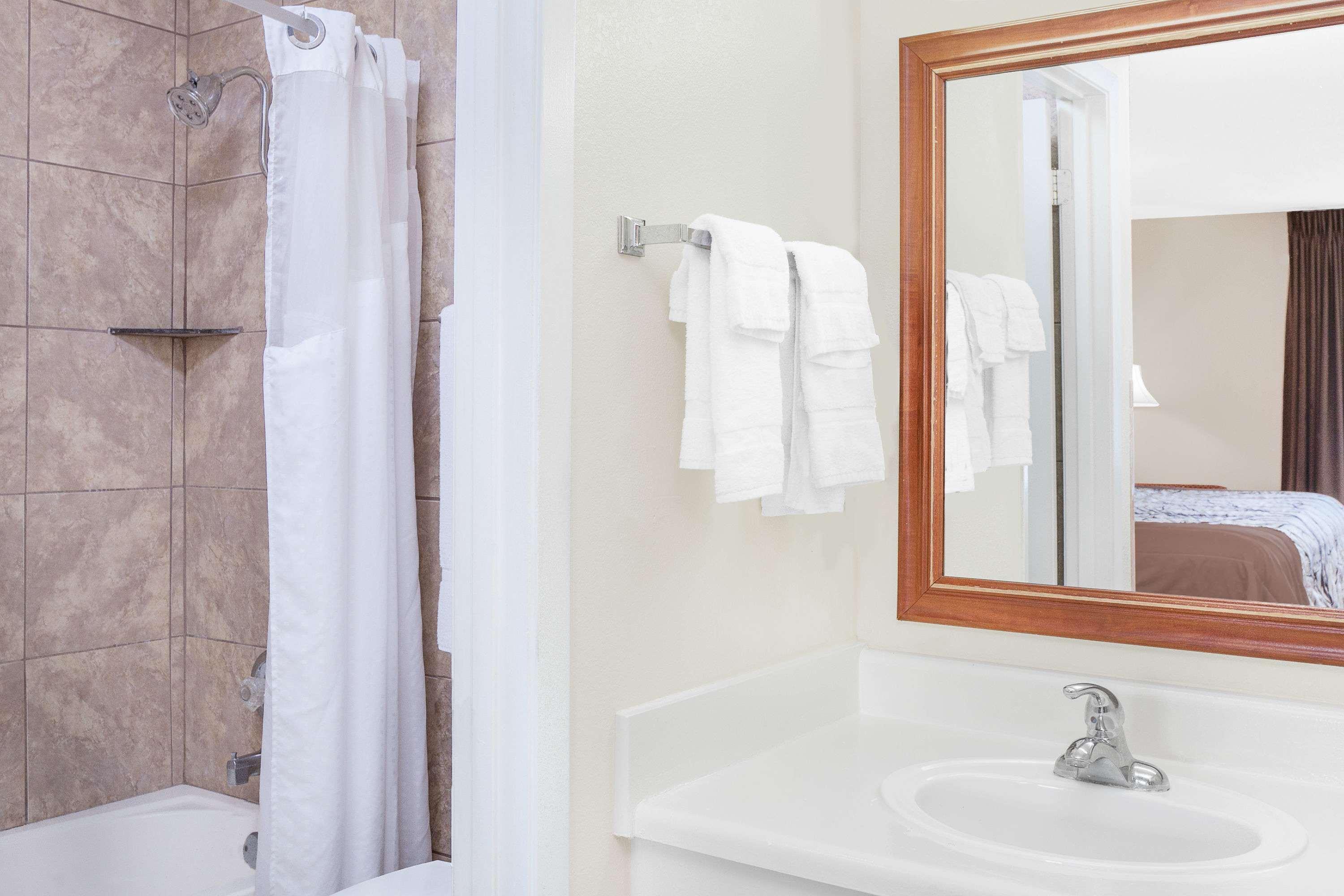 Days Inn By Wyndham Newton Ms I-20 Εξωτερικό φωτογραφία