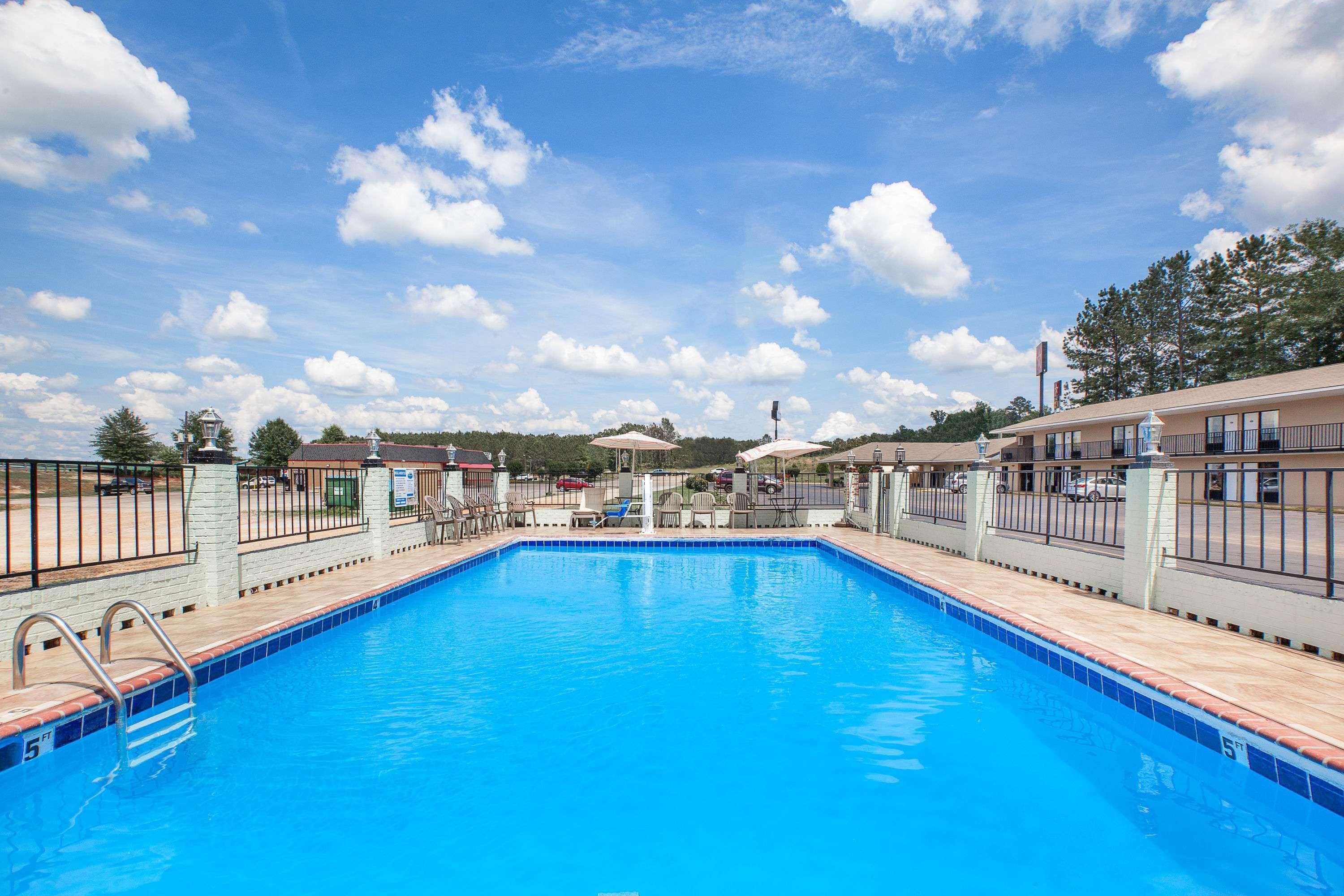 Days Inn By Wyndham Newton Ms I-20 Εξωτερικό φωτογραφία