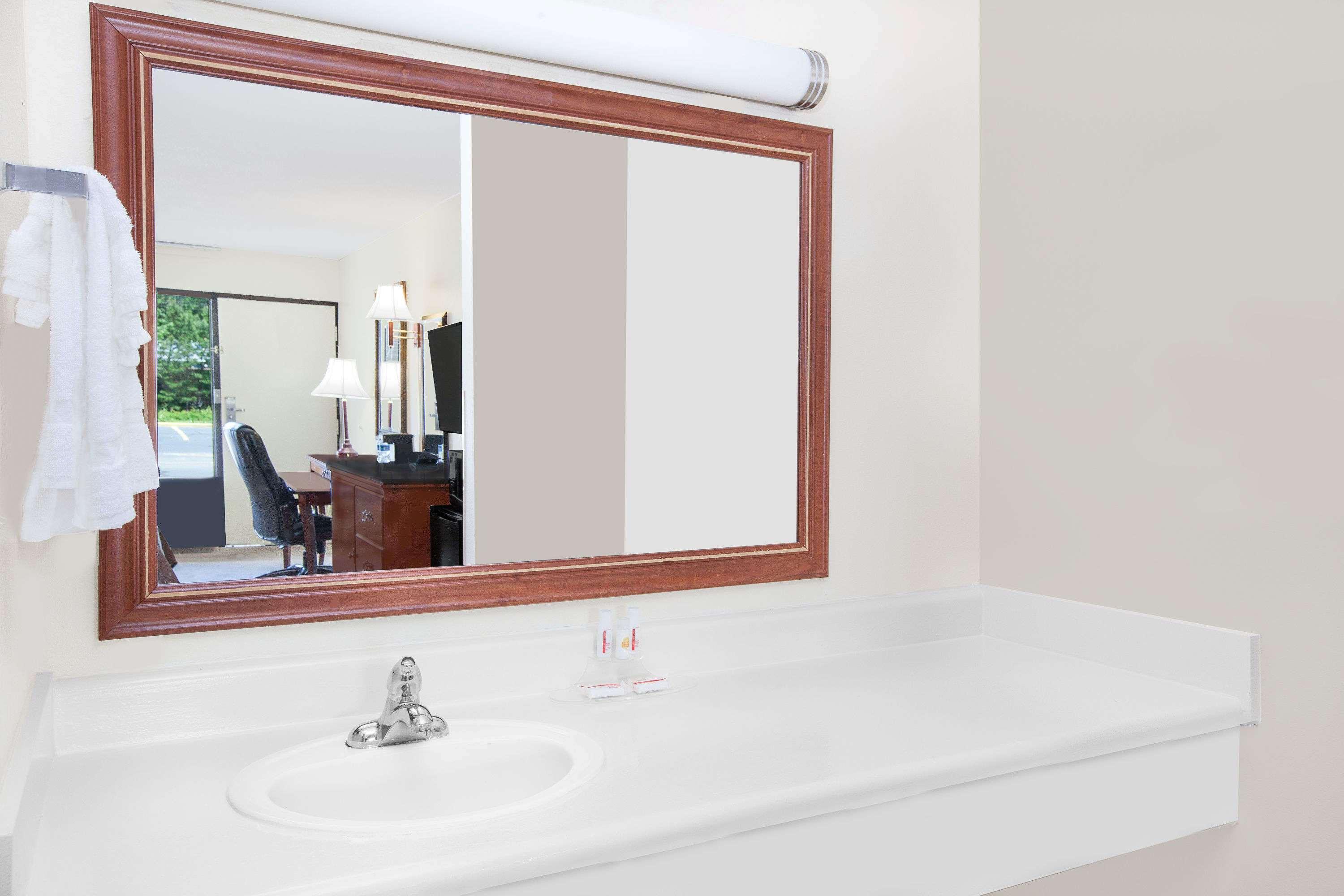 Days Inn By Wyndham Newton Ms I-20 Εξωτερικό φωτογραφία