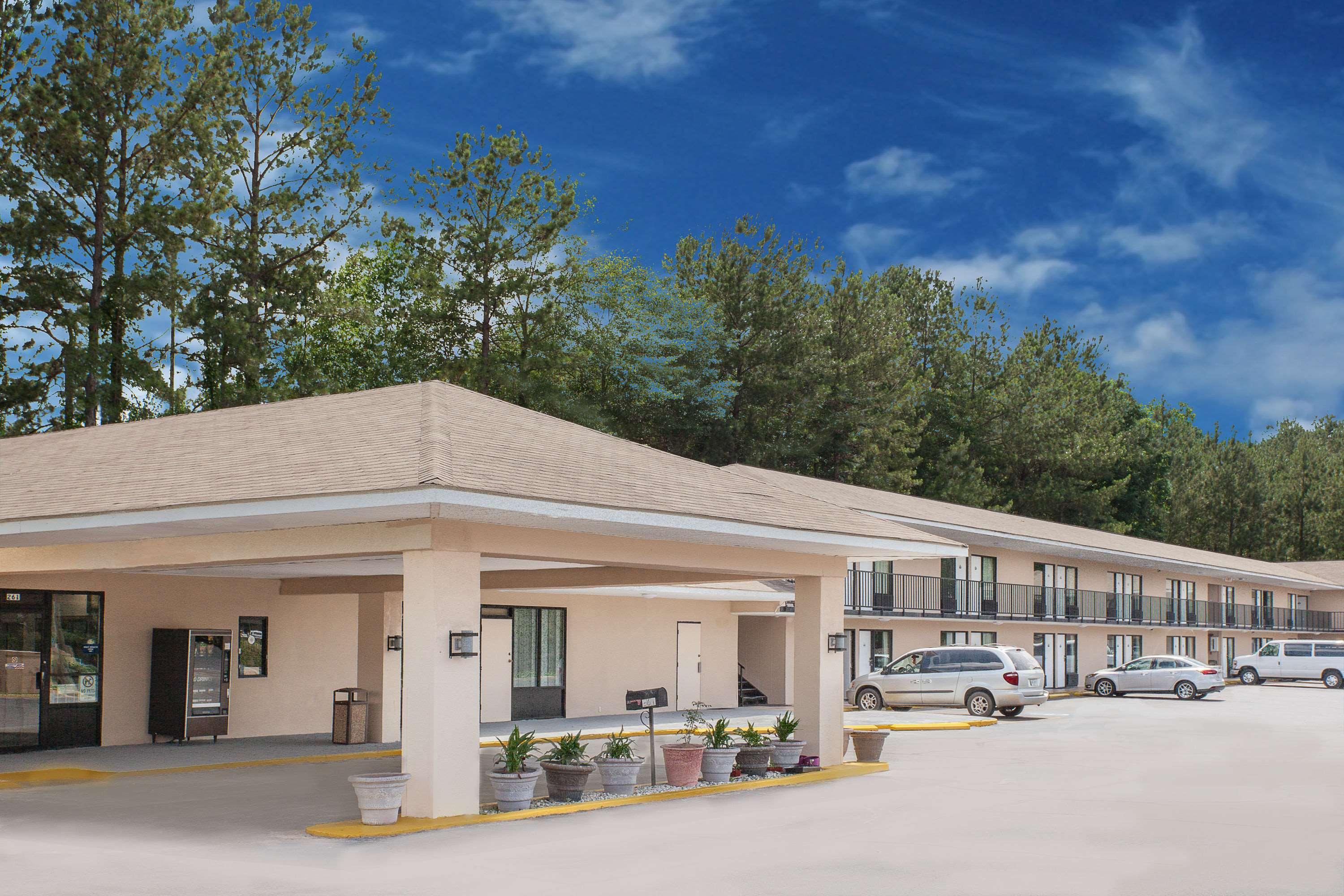 Days Inn By Wyndham Newton Ms I-20 Εξωτερικό φωτογραφία